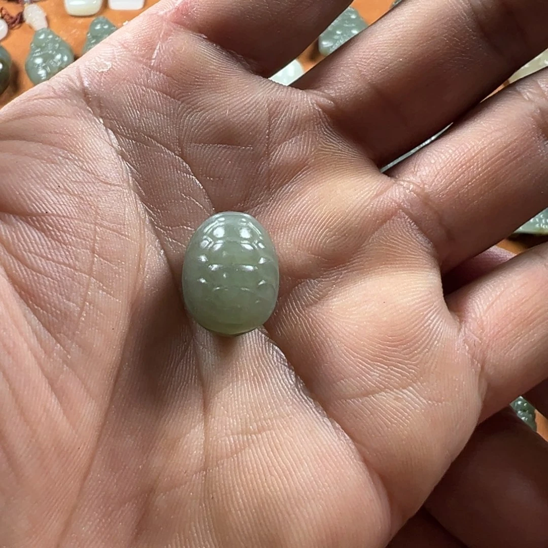 和田玉（糖玉）未镶嵌颈饰