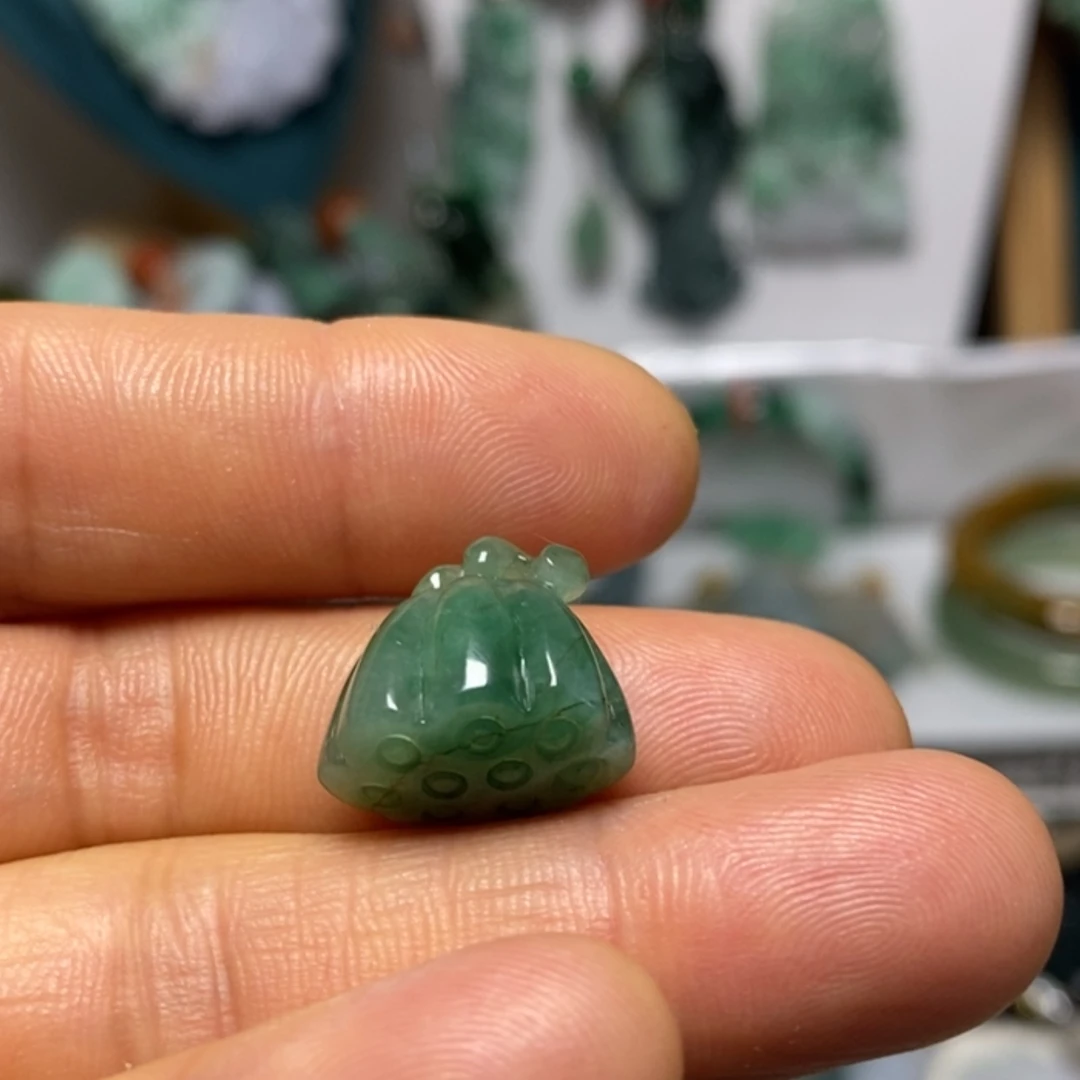 【闪购商品】翡翠吊坠(赠链)未镶嵌
