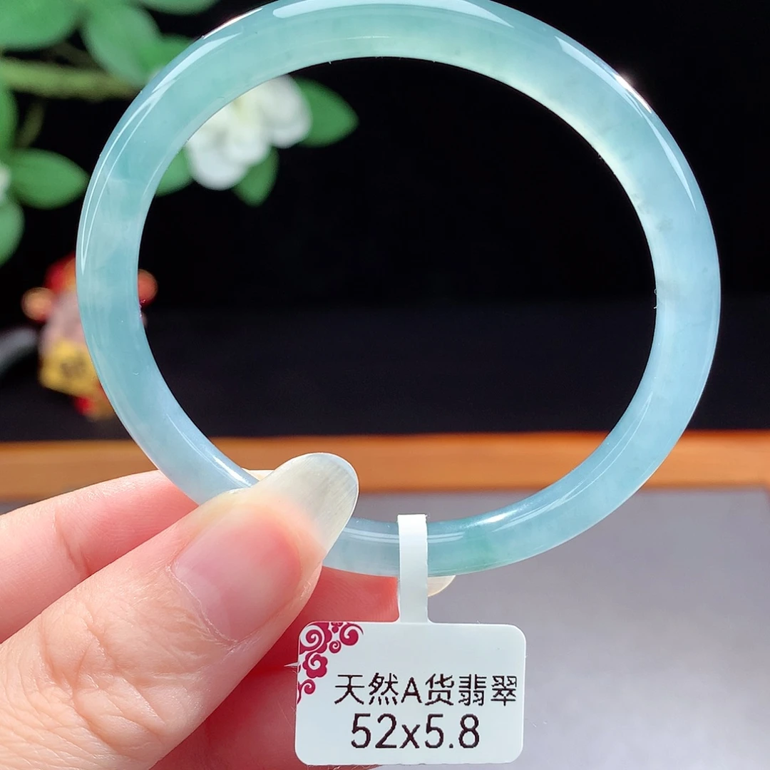 未镶嵌手镯（圆镯）翡翠