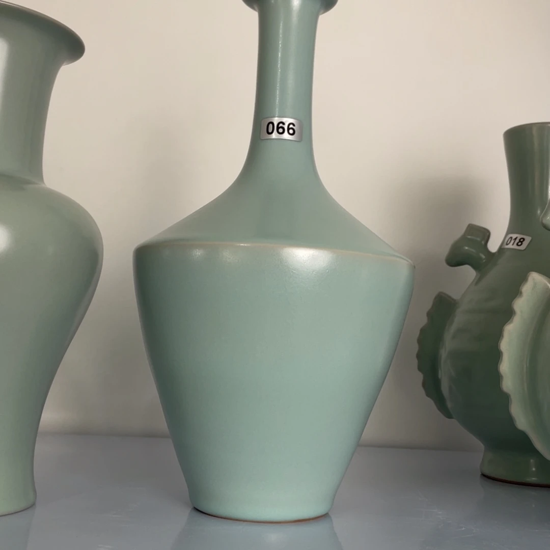 R***生仿古066号手工折肩瓶子……&