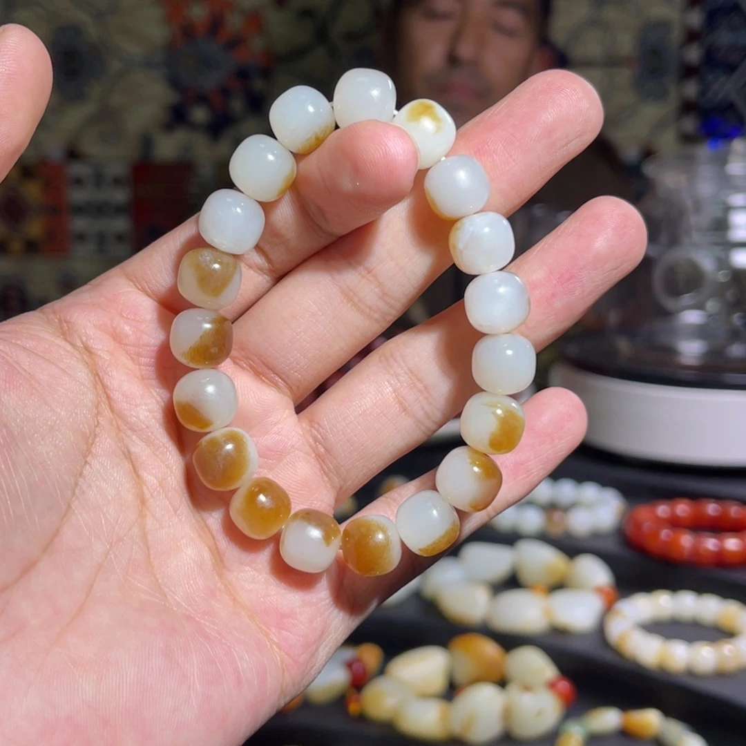 和田玉未镶嵌手串