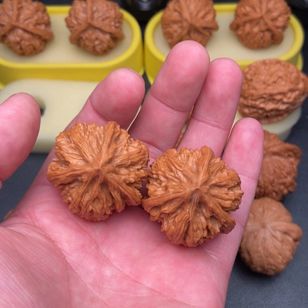 文玩核桃把件三棱36