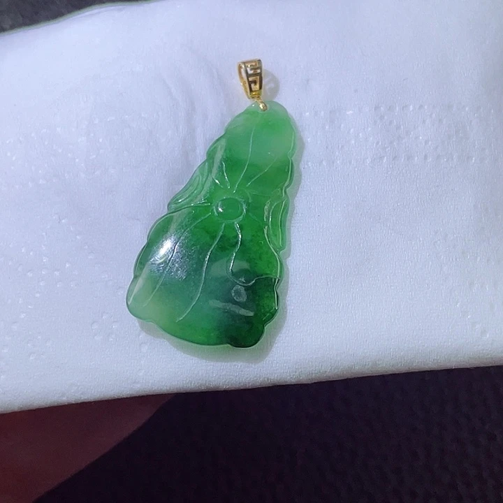 翡翠颈饰18K金镶嵌翡翠