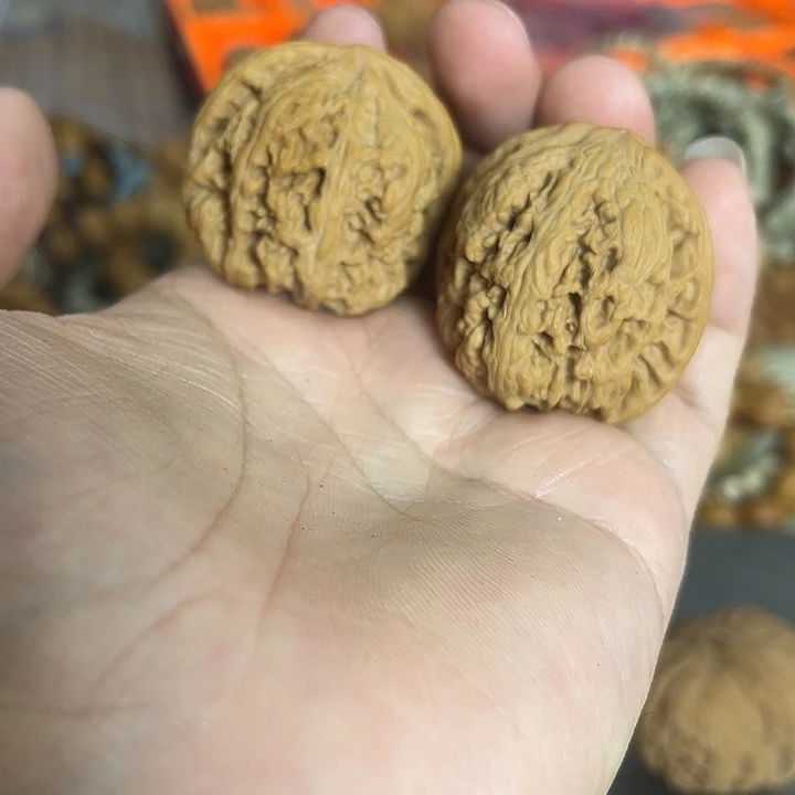 文玩核桃把件37左右粗筋编号030