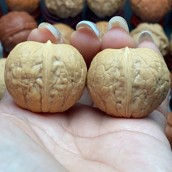 核桃精品文玩核桃手捻天启元宝