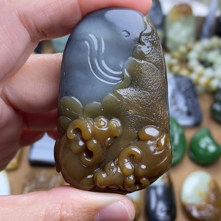 和田玉颈饰未镶嵌