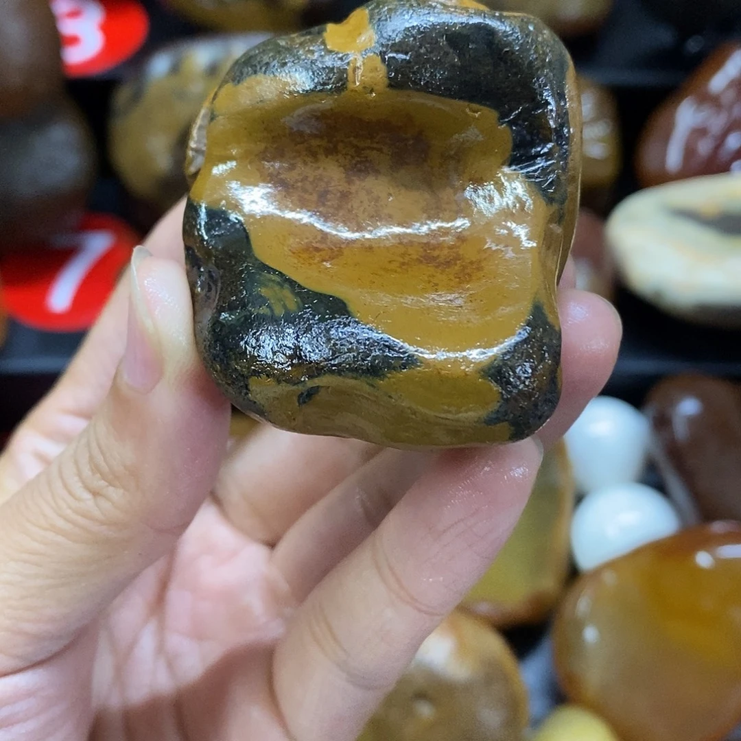 玛瑙/玉髓未镶嵌珠宝奇石