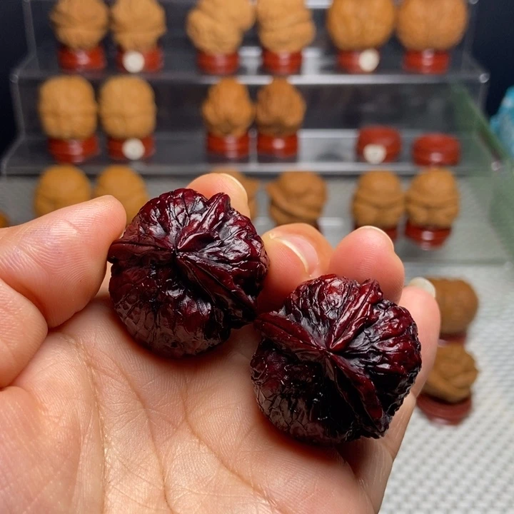 把件文玩核桃红灯笼三棱30