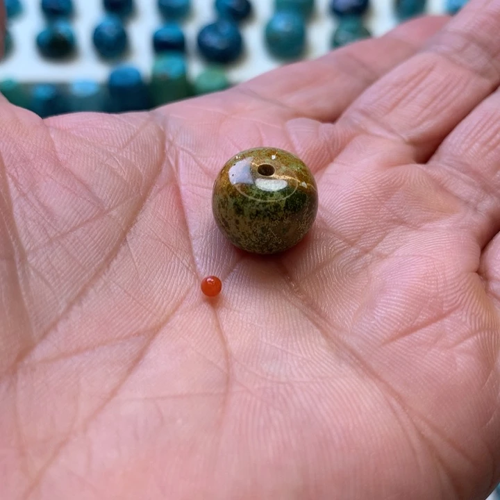 南红玛瑙未镶嵌珠宝奇石