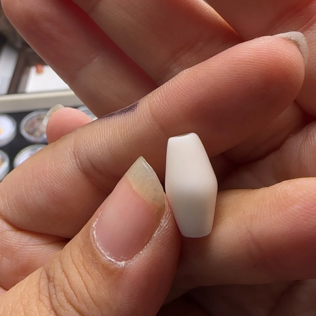 陈***橙玛瑙/玉髓合金珠宝奇石