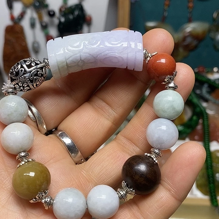 翡翠未镶嵌吊坠(赠链)