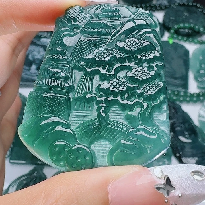 翡翠未镶嵌颈饰天然的A货翡翠多样性发其一