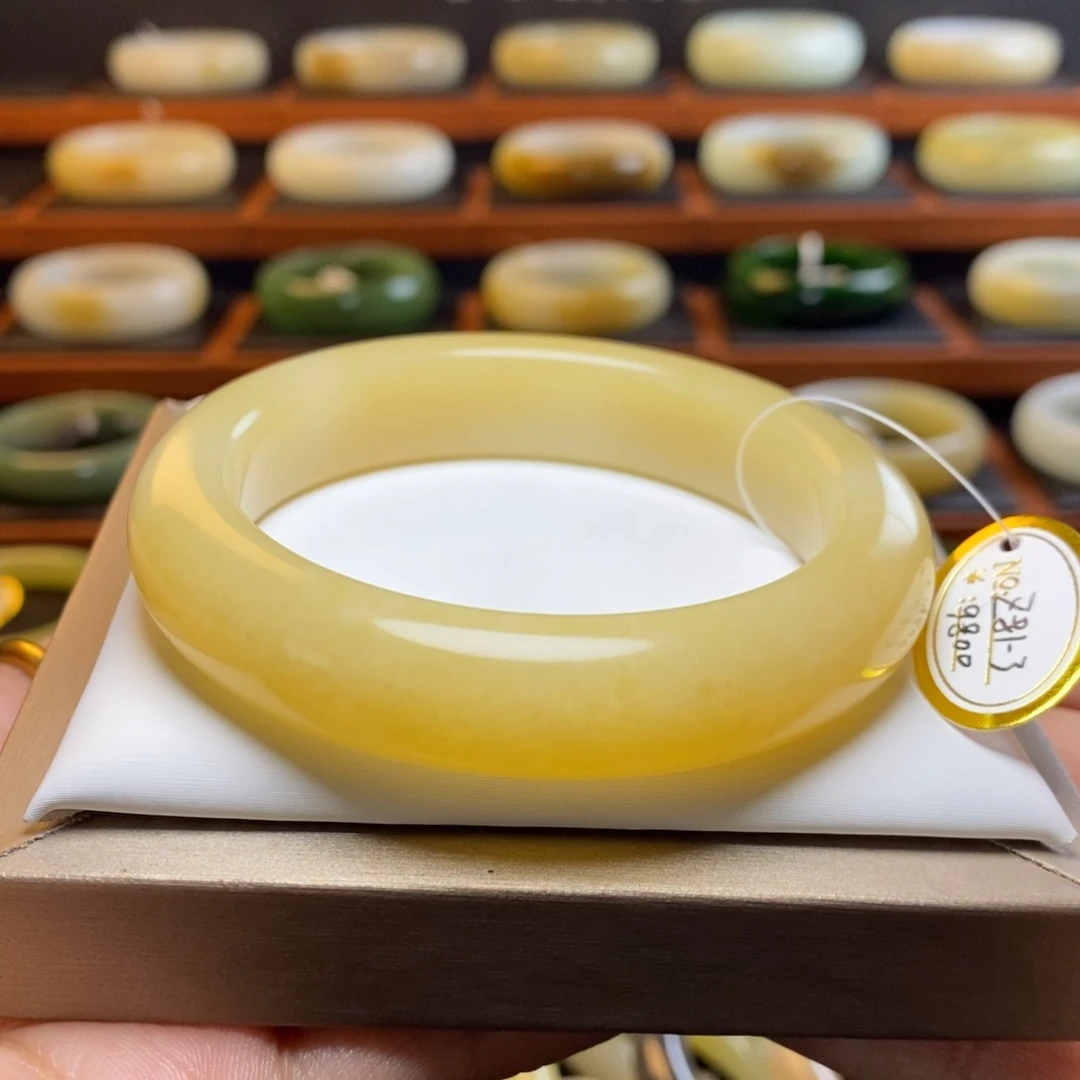 和田玉未镶嵌手镯59圈