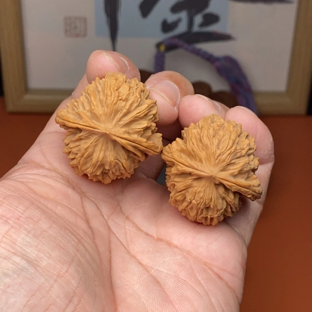 核桃把件相思红豆