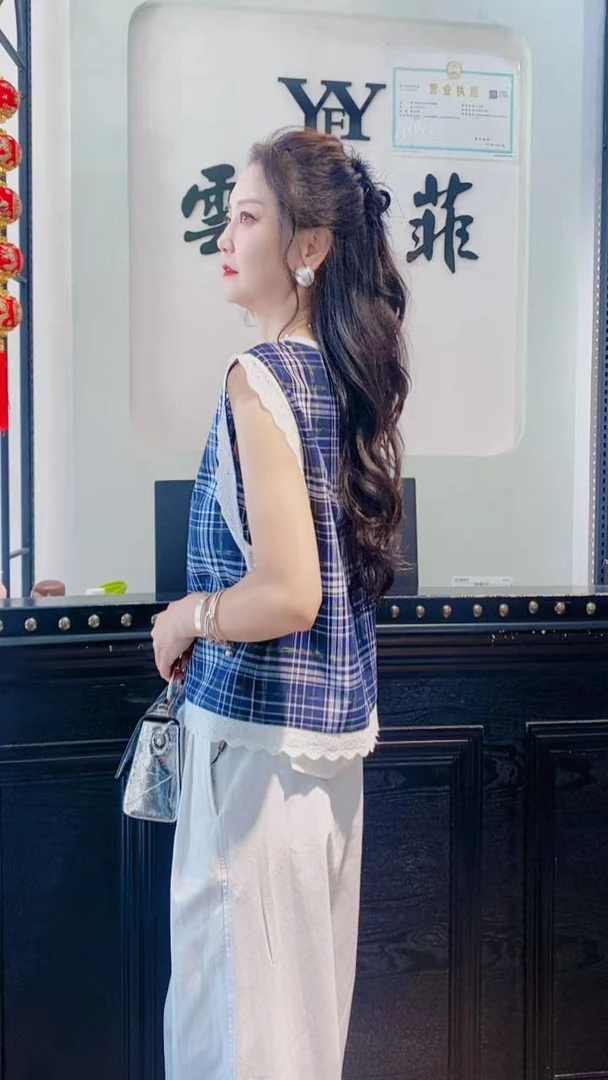 L5221070宽松型尖领无袖夏装格子显瘦蓝色套装