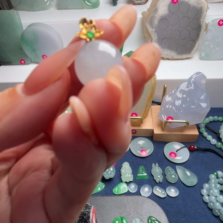 翡翠18K金镶嵌颈饰天然翡翠