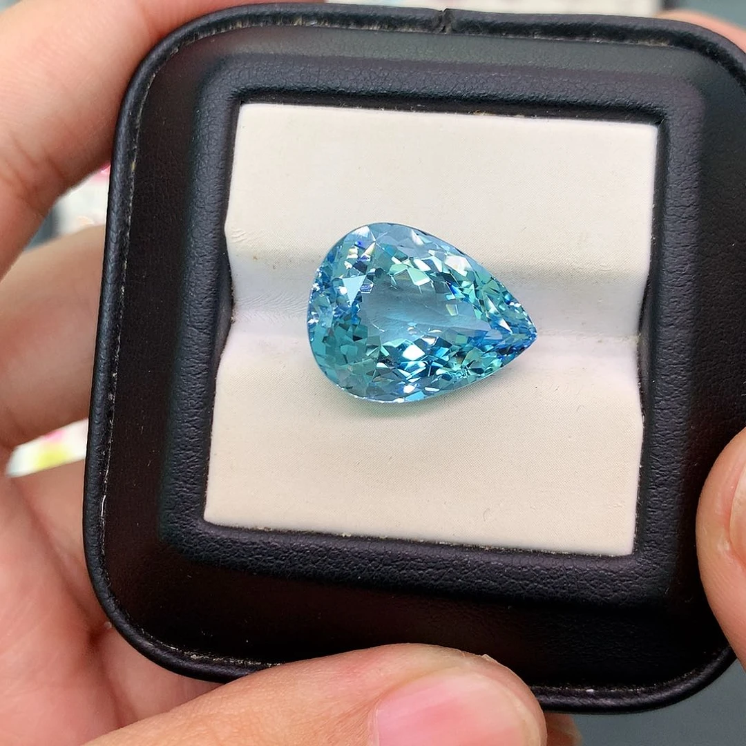 海蓝宝石裸石未镶嵌12.06克拉吉尔德圣玛利亚色