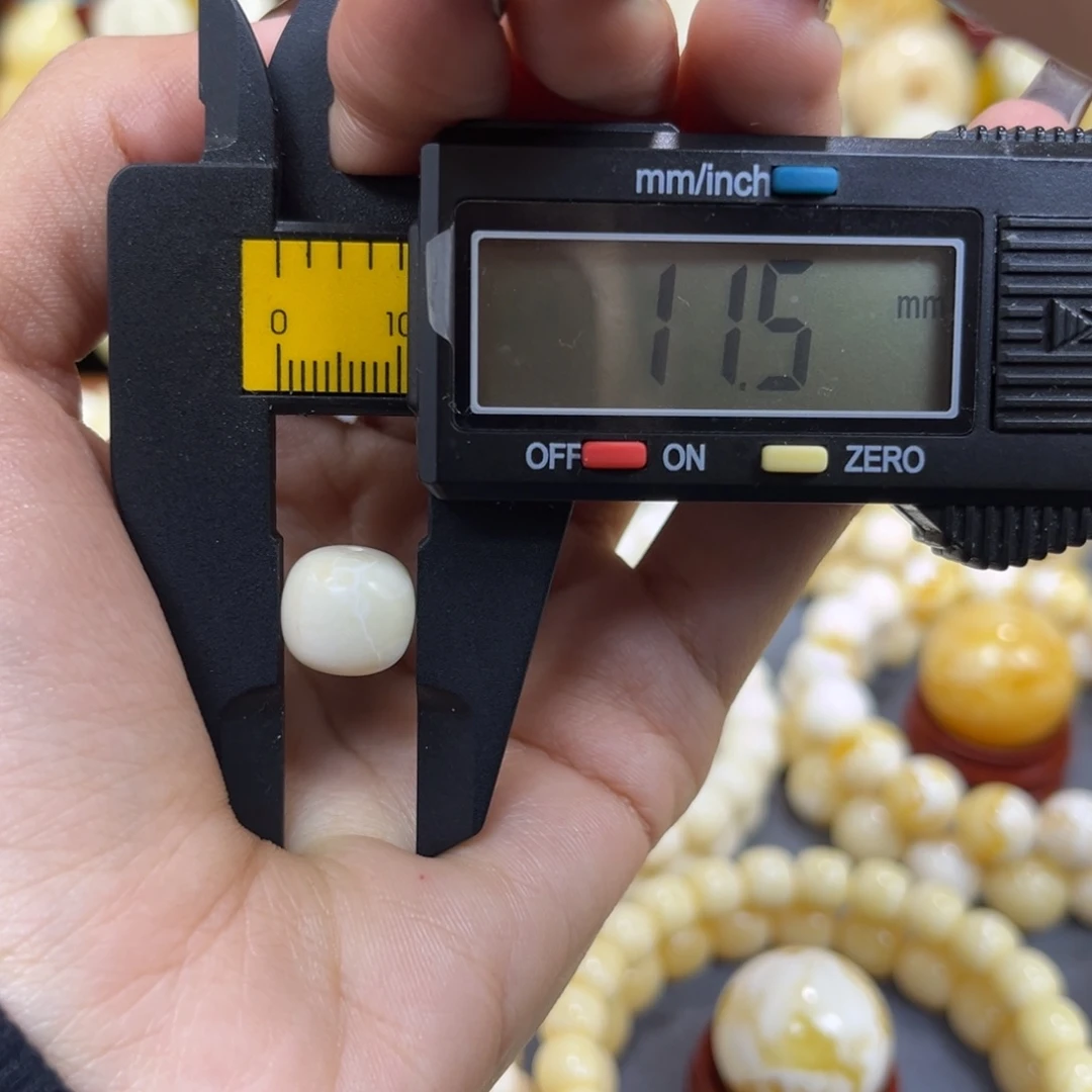 琥珀未镶嵌手串……