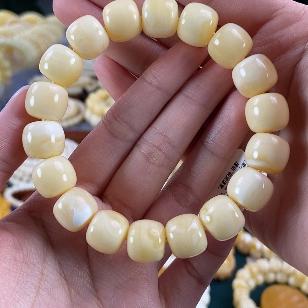 琥珀未镶嵌珠宝奇石13 25.67 白蜡同料