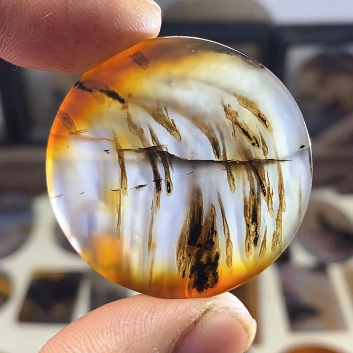 玛瑙/玉髓颈饰未镶嵌