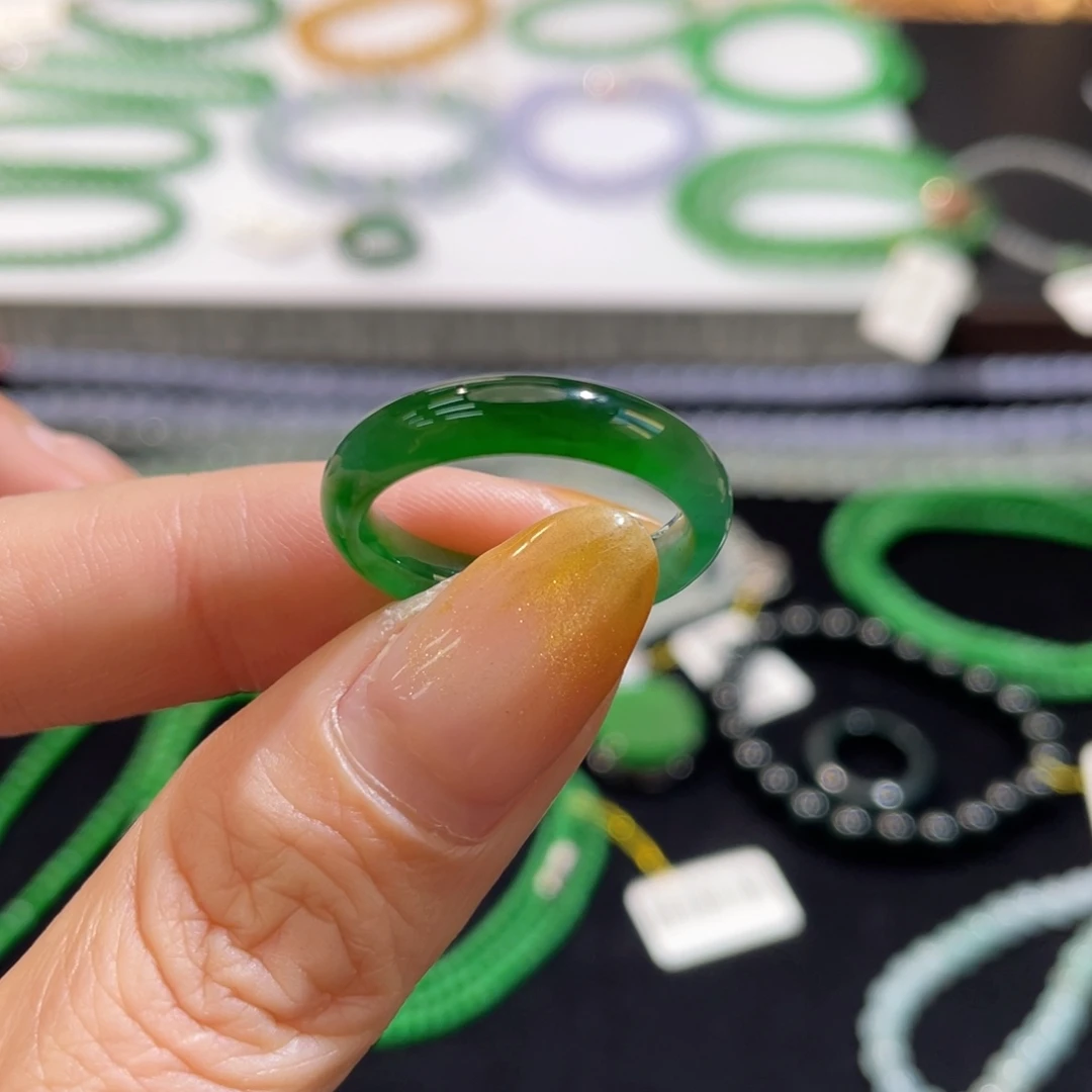 翡翠未镶嵌戒指满绿