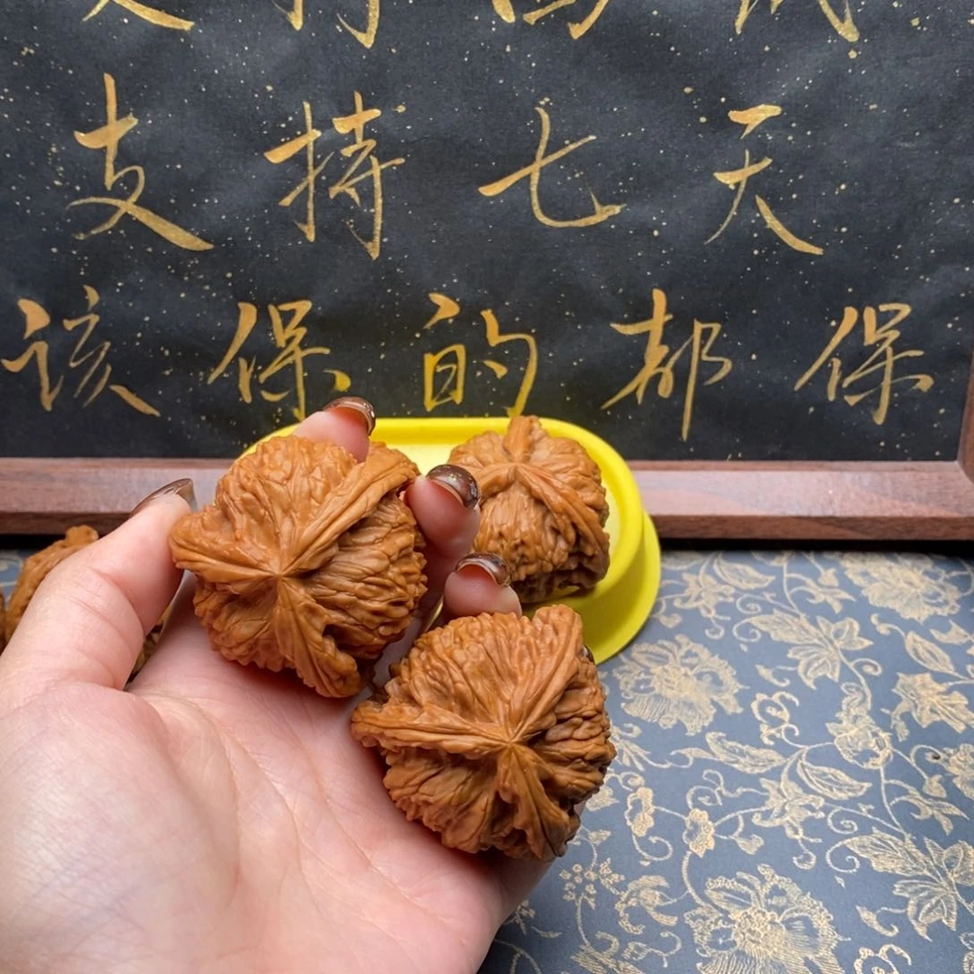 吊坠文玩核桃木*白狮子