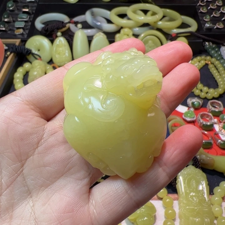 和田玉（黄玉）颈饰未镶嵌