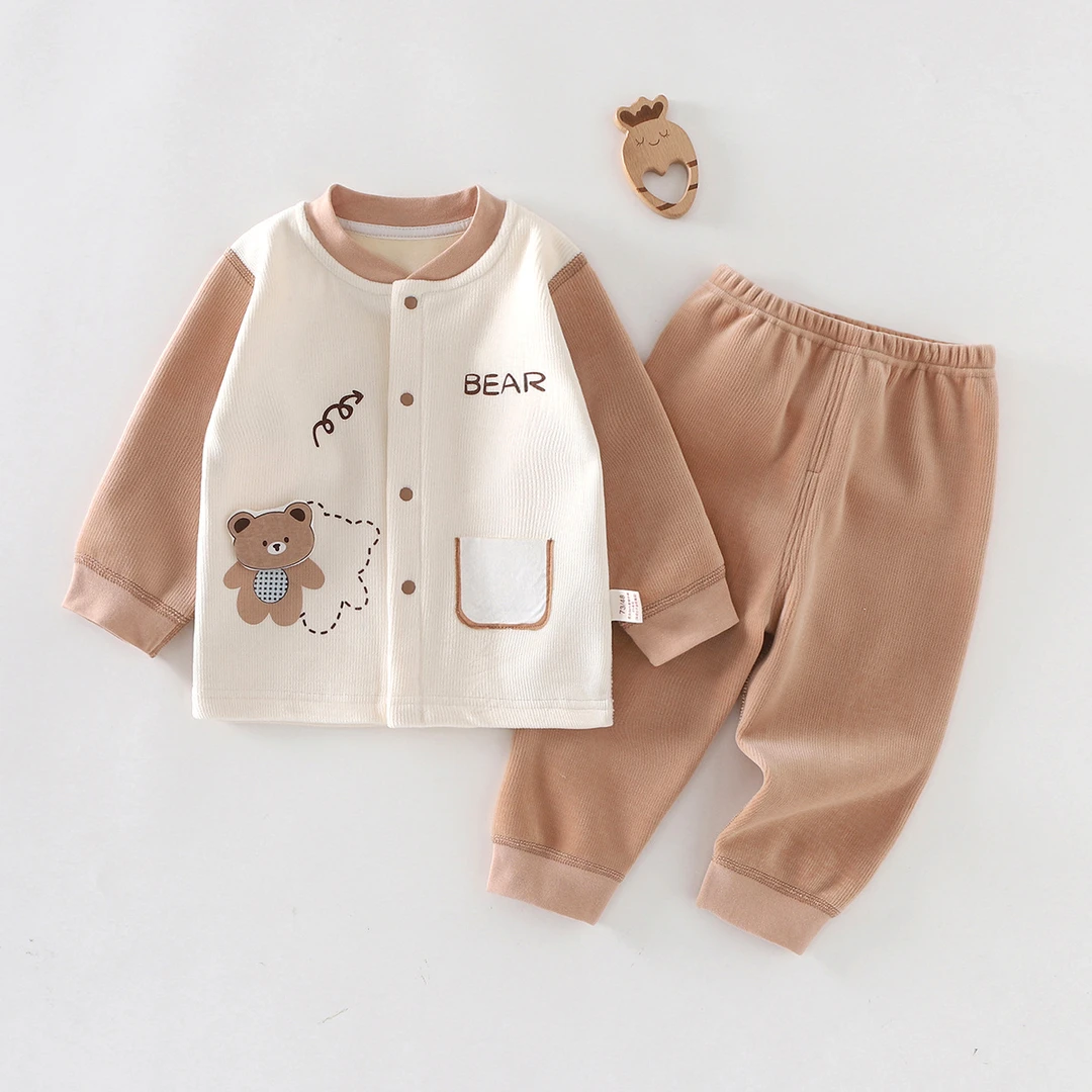 秋冬季新款婴幼儿卡通对开门套装男女宝宝外出无骨可拆裆裤子四季