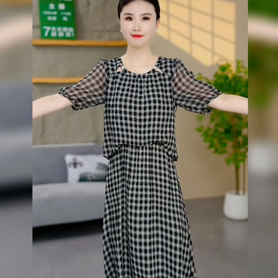 2025夏季新款高档时尚洋气端庄优雅妈妈装气质减龄收腰中长连衣裙