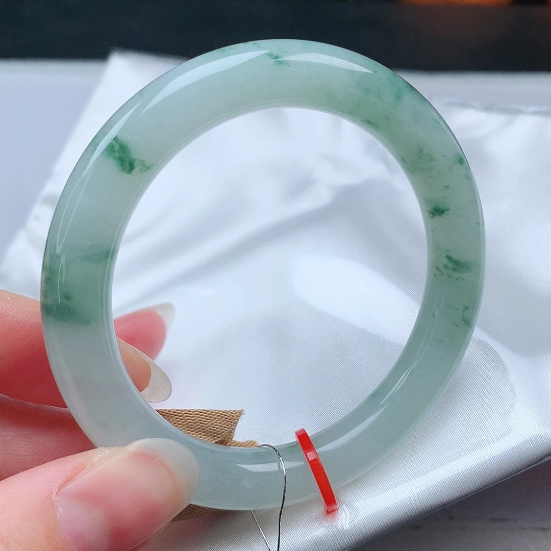 翡翠手镯未镶嵌53+圆