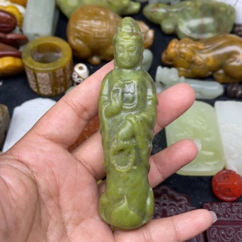 蛇纹石玉未镶嵌颈饰98