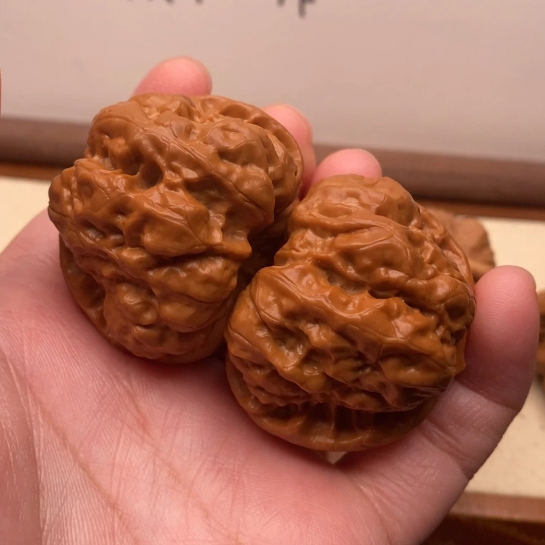 【闪购商品】把件文玩核桃边42左右