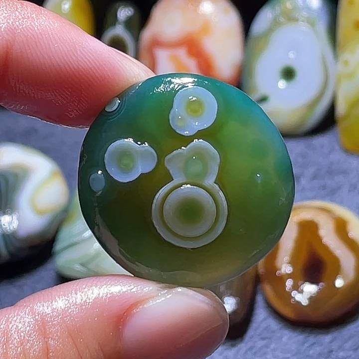 玛瑙/玉髓未镶嵌珠宝奇石