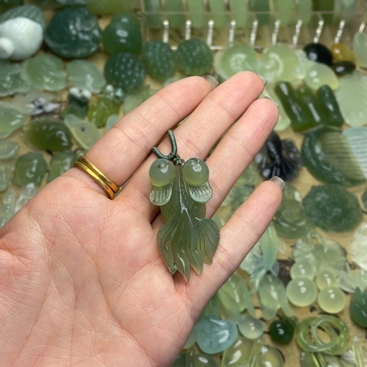 蛇纹石玉合金颈饰