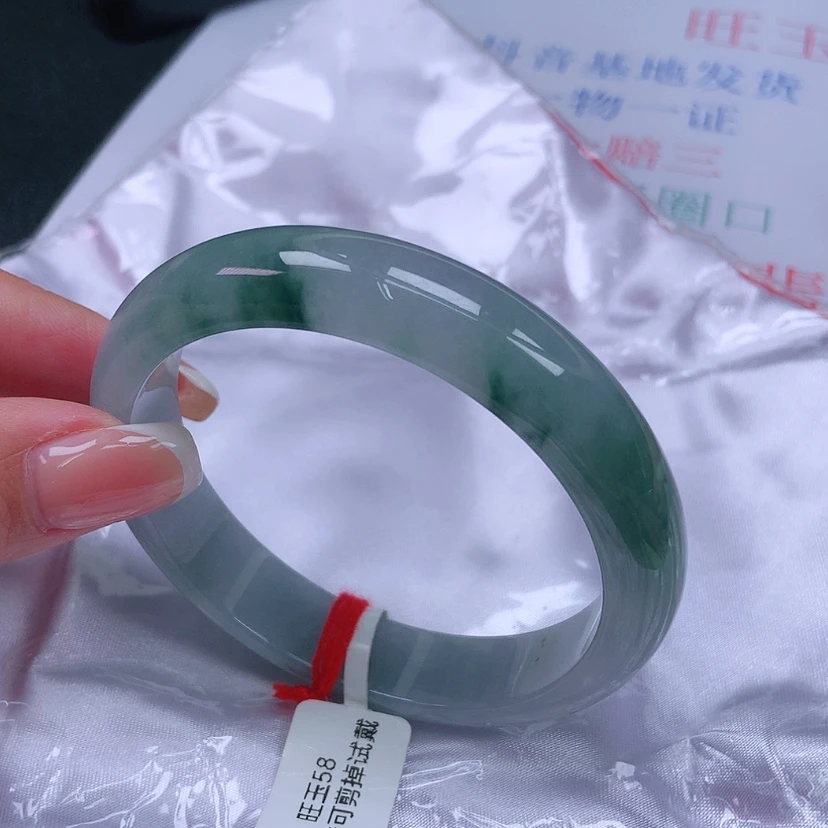 【闪购商品】未镶嵌手镯翡翠5758
