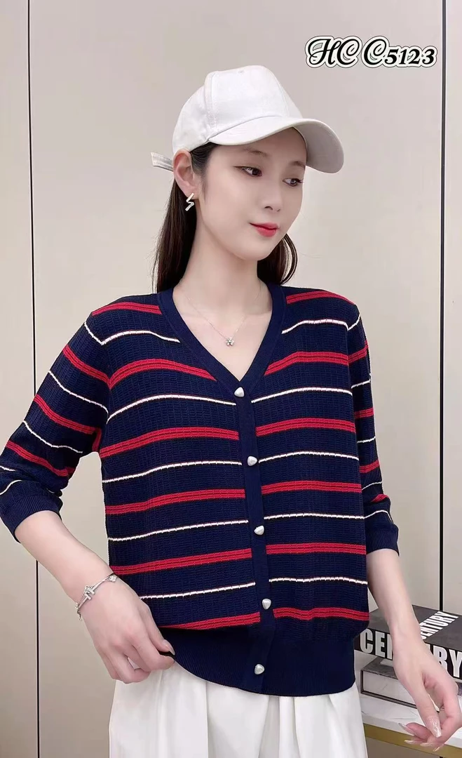 5123 V领七分袖假开衫（剪标款）