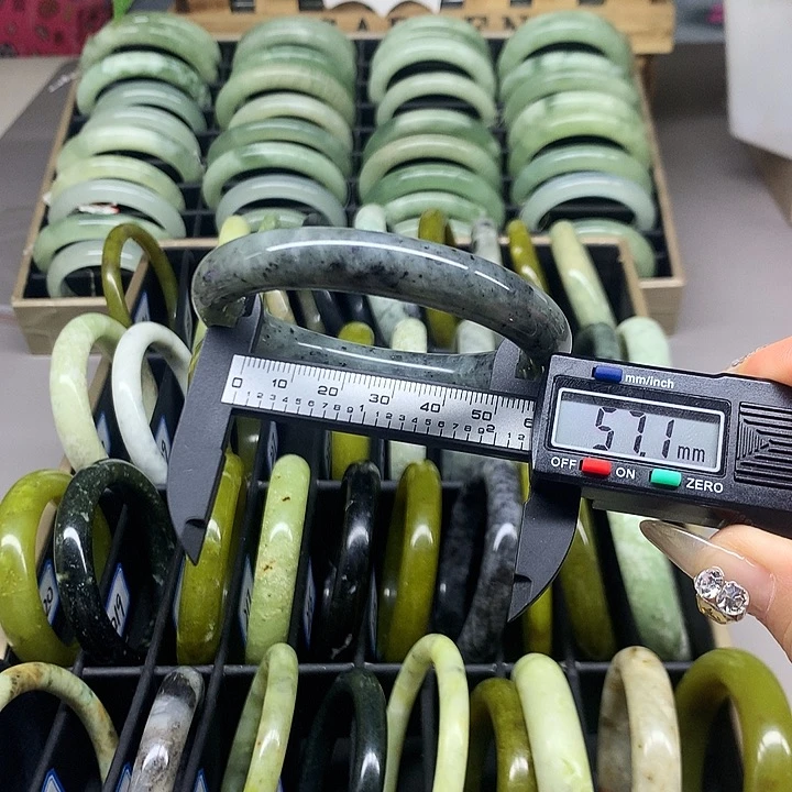 未镶嵌蛇纹石玉手镯227