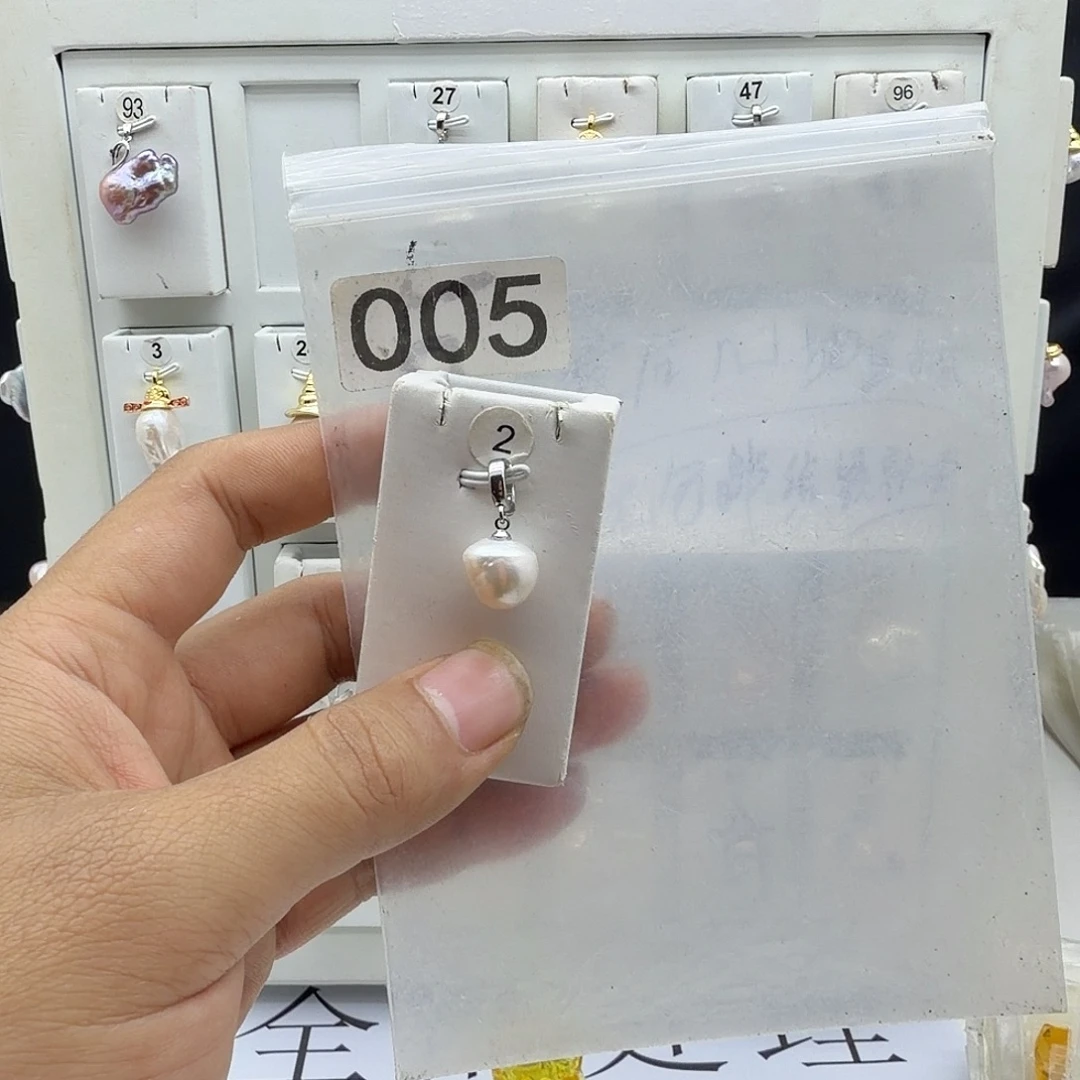 淡水珍珠颈饰合金