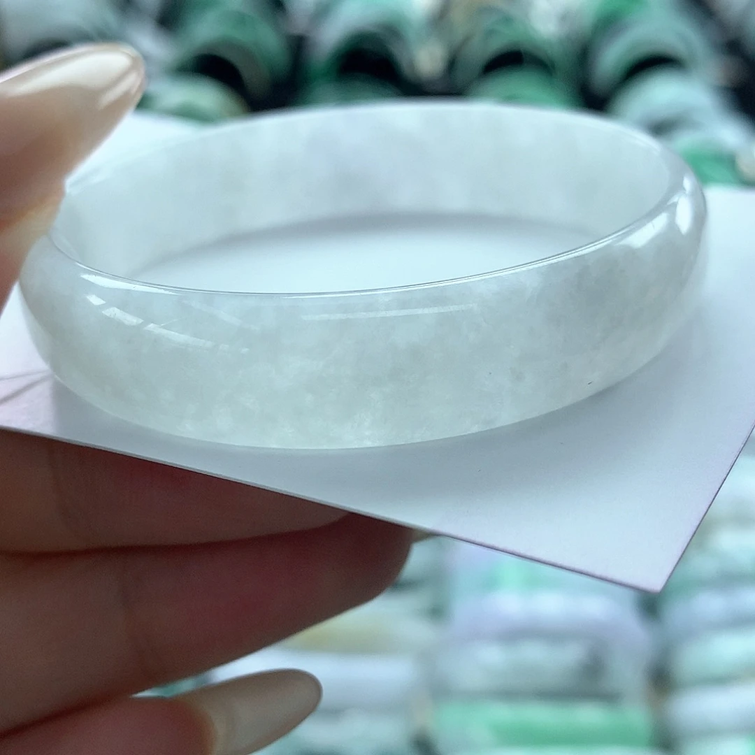 未镶嵌手镯翡翠公主