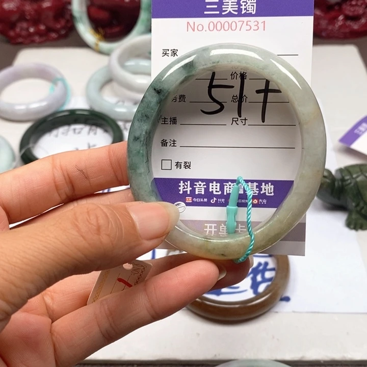 念***n翡翠手镯未镶嵌翡翠