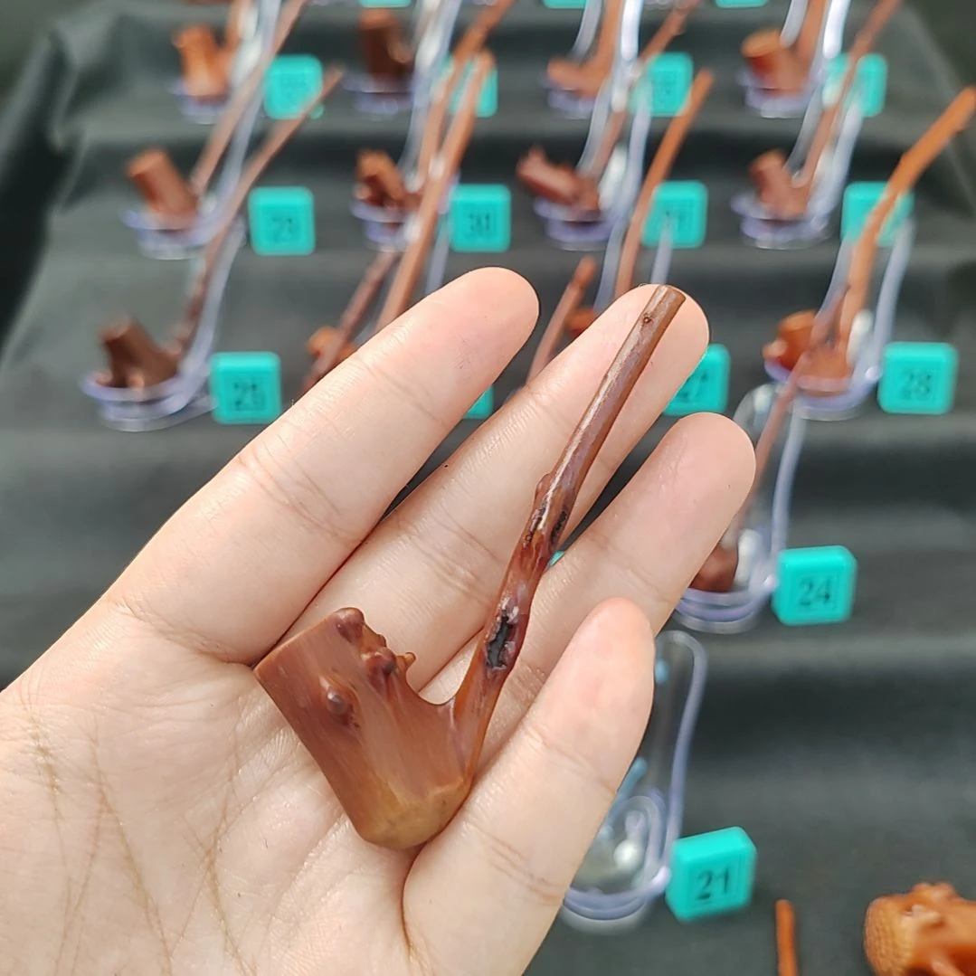 鄧***儿贵州檬子木烟斗一物一拍