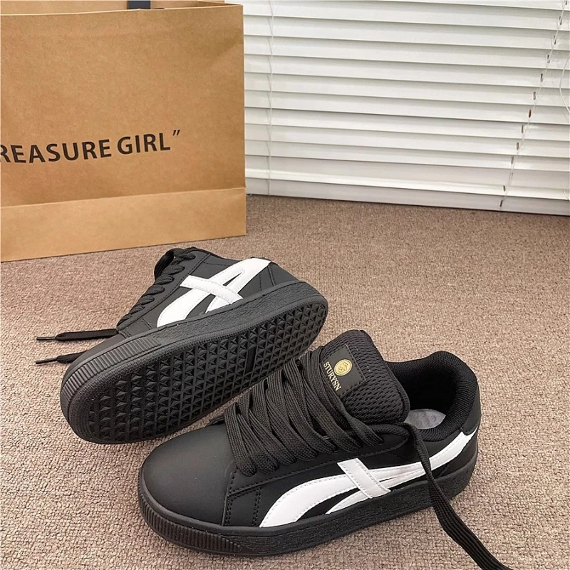 港风原创复古黑色板鞋男ins潮2025夏季新款百搭运动休闲面包鞋女