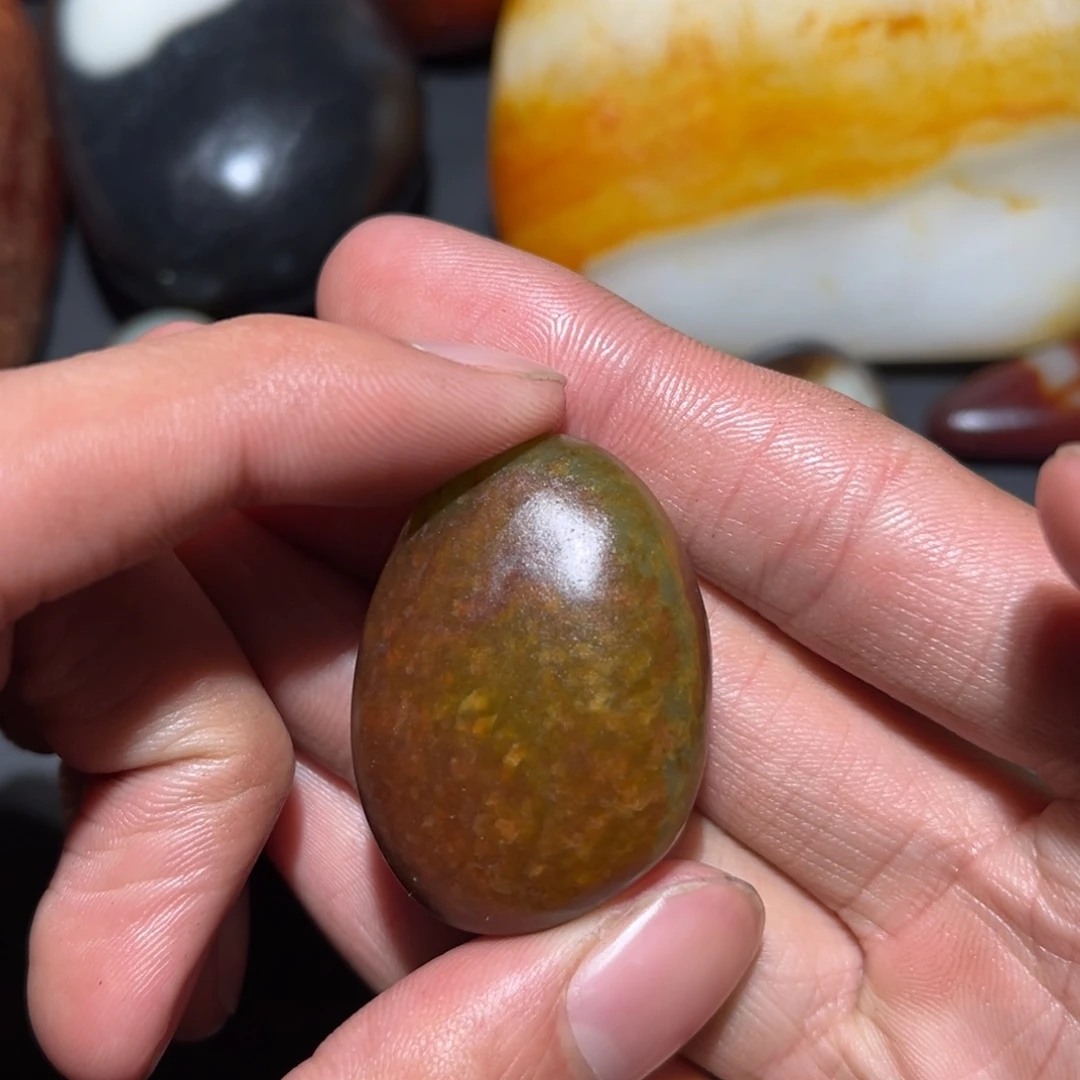 和田玉未镶嵌珠宝奇石