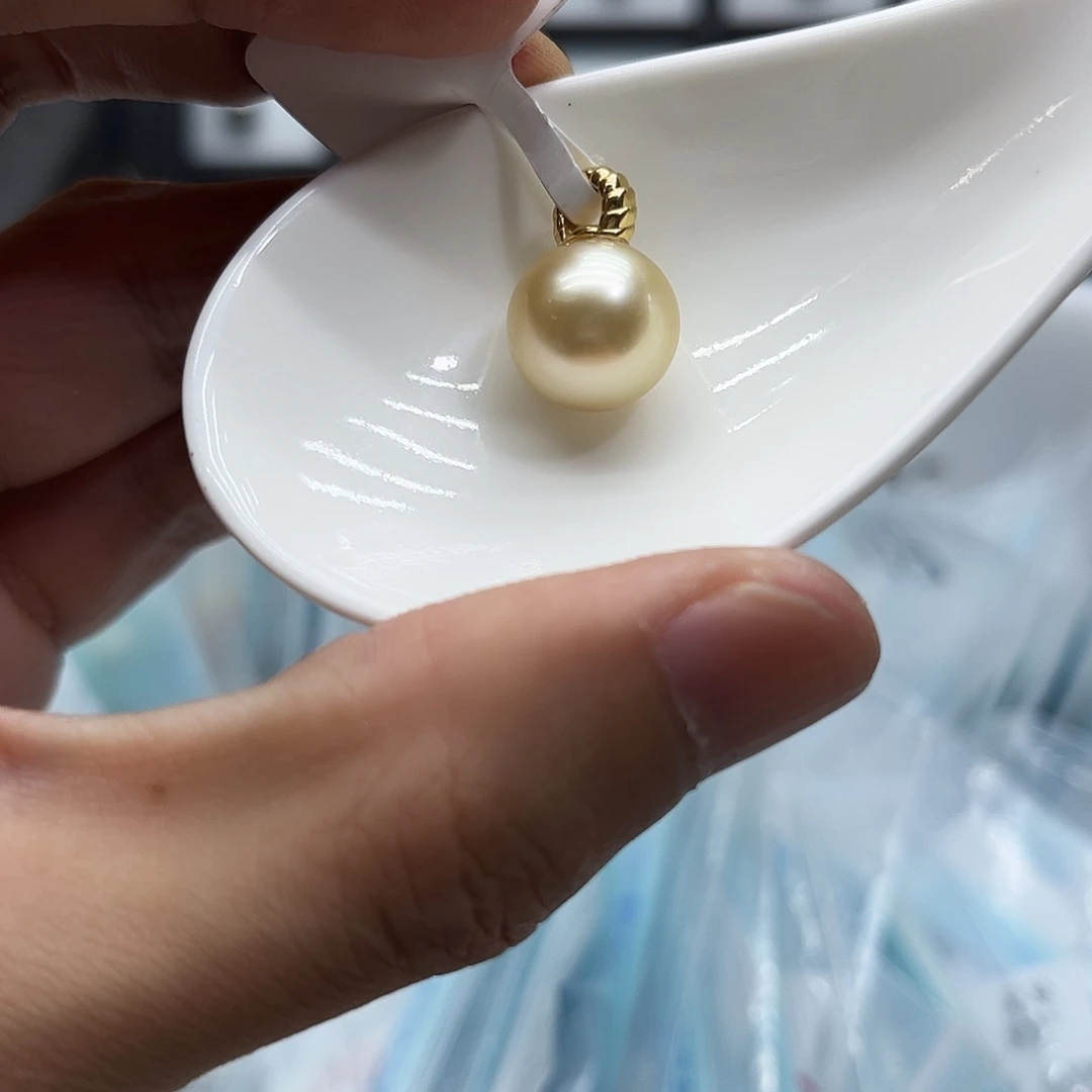 颈饰海水珍珠18K金镶嵌