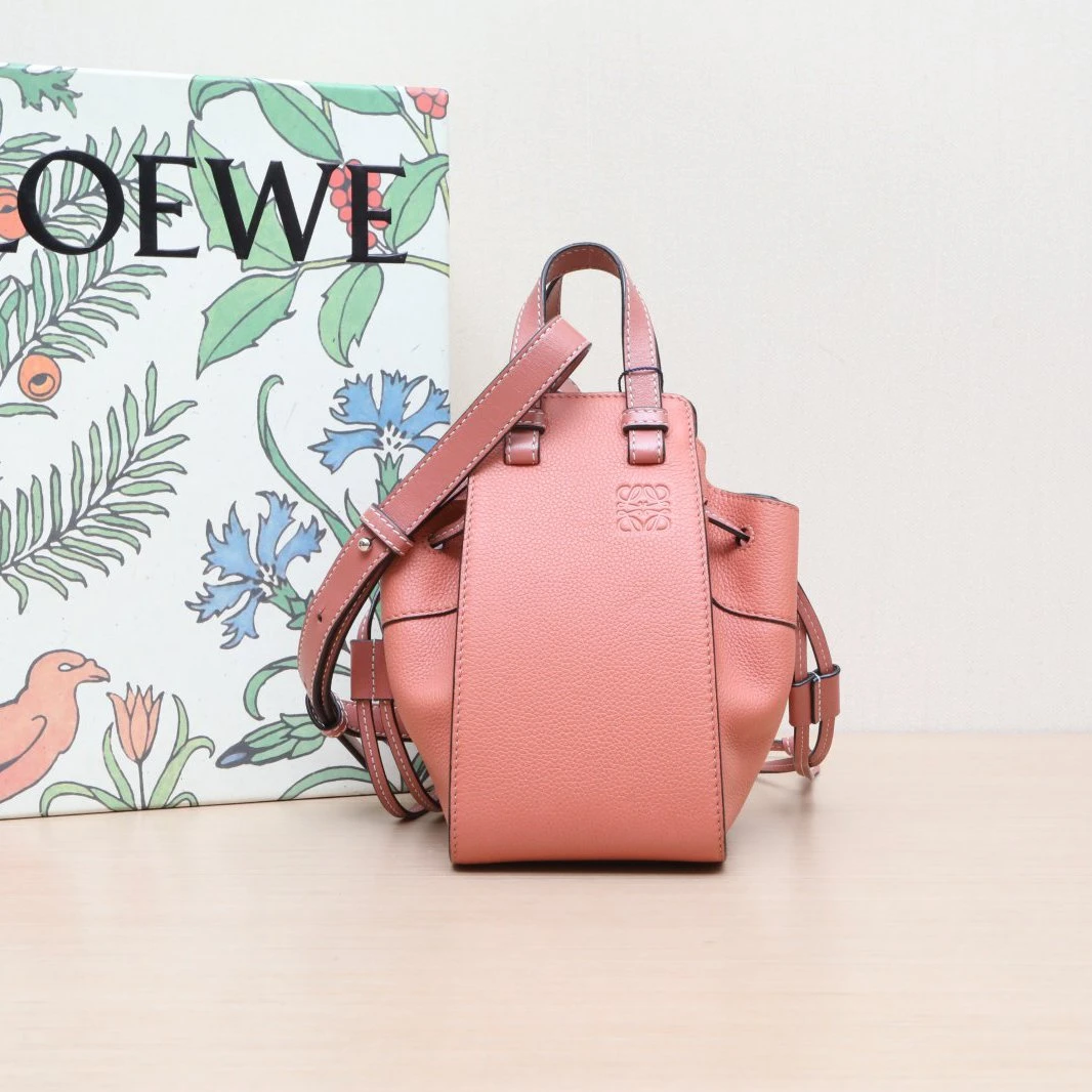 99新 LOEWE/罗意威 【黑黑】Hammock 吊床包 珊瑚粉 银扣 156464