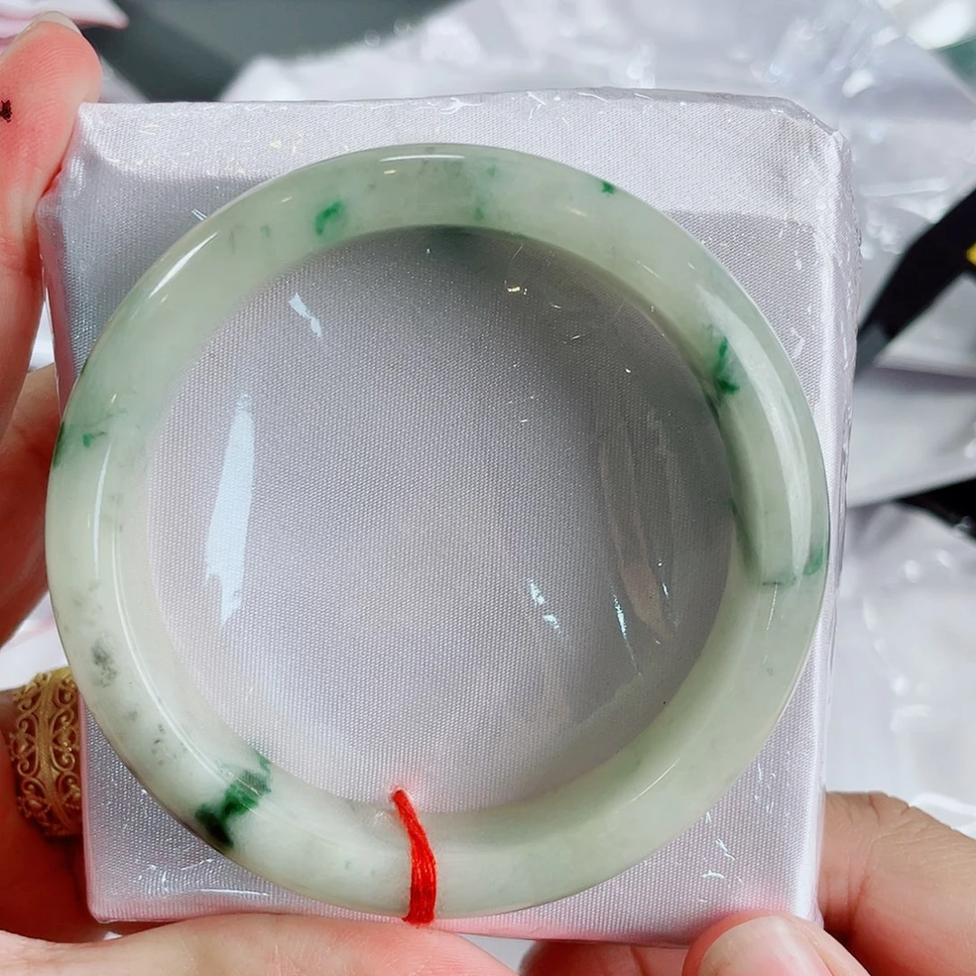 翡翠未镶嵌手镯福利包容