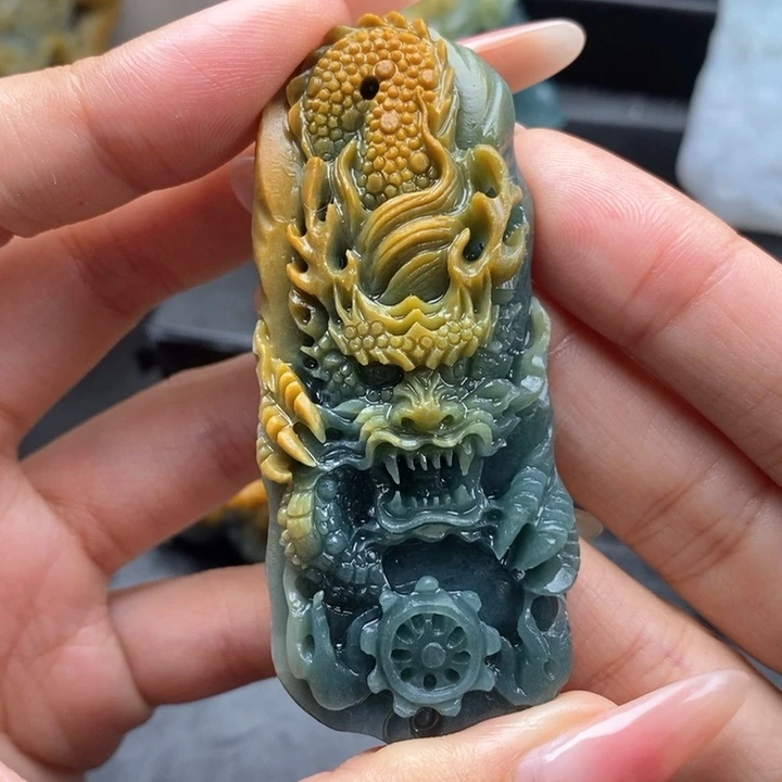 定制翡翠未镶嵌龙牌