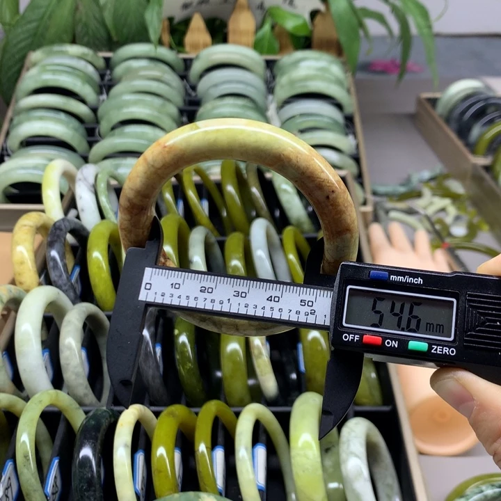 未镶嵌蛇纹石玉手镯97