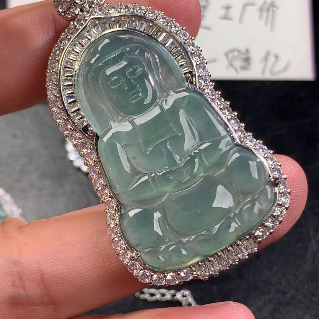 翡翠未镶嵌颈饰观音
