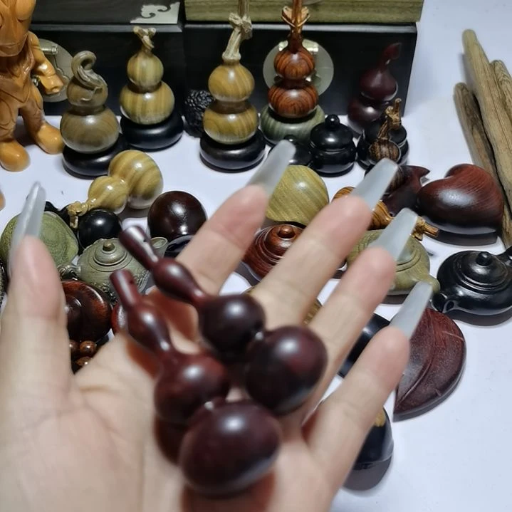 木一***秋。。。。。。。。。。。。